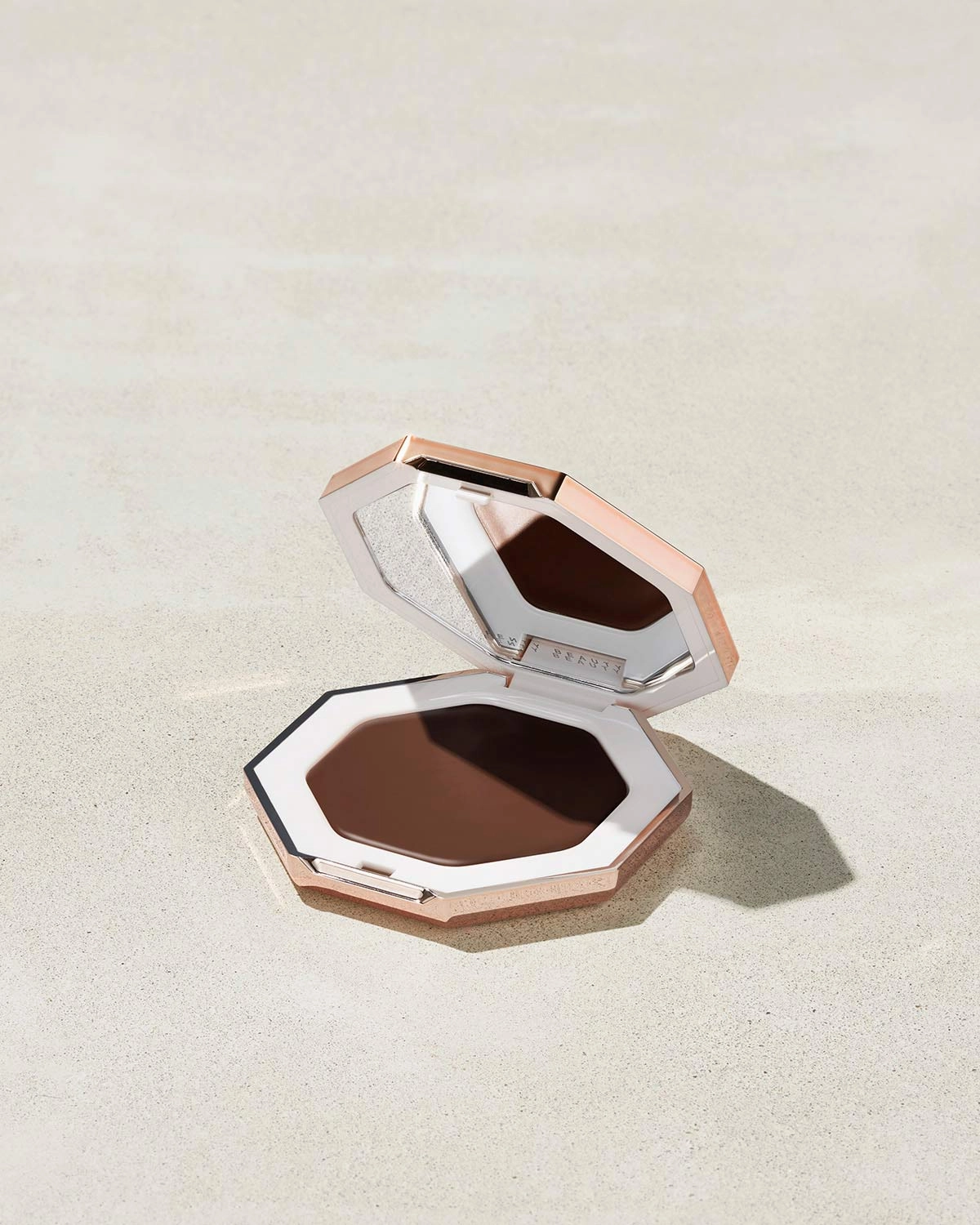 Cheeks Out Freestyle Cream Bronzer — Chocolate