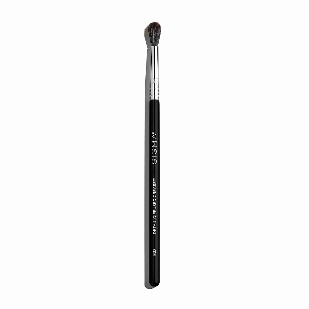 E33 Detail Diffused Crease™ Brush